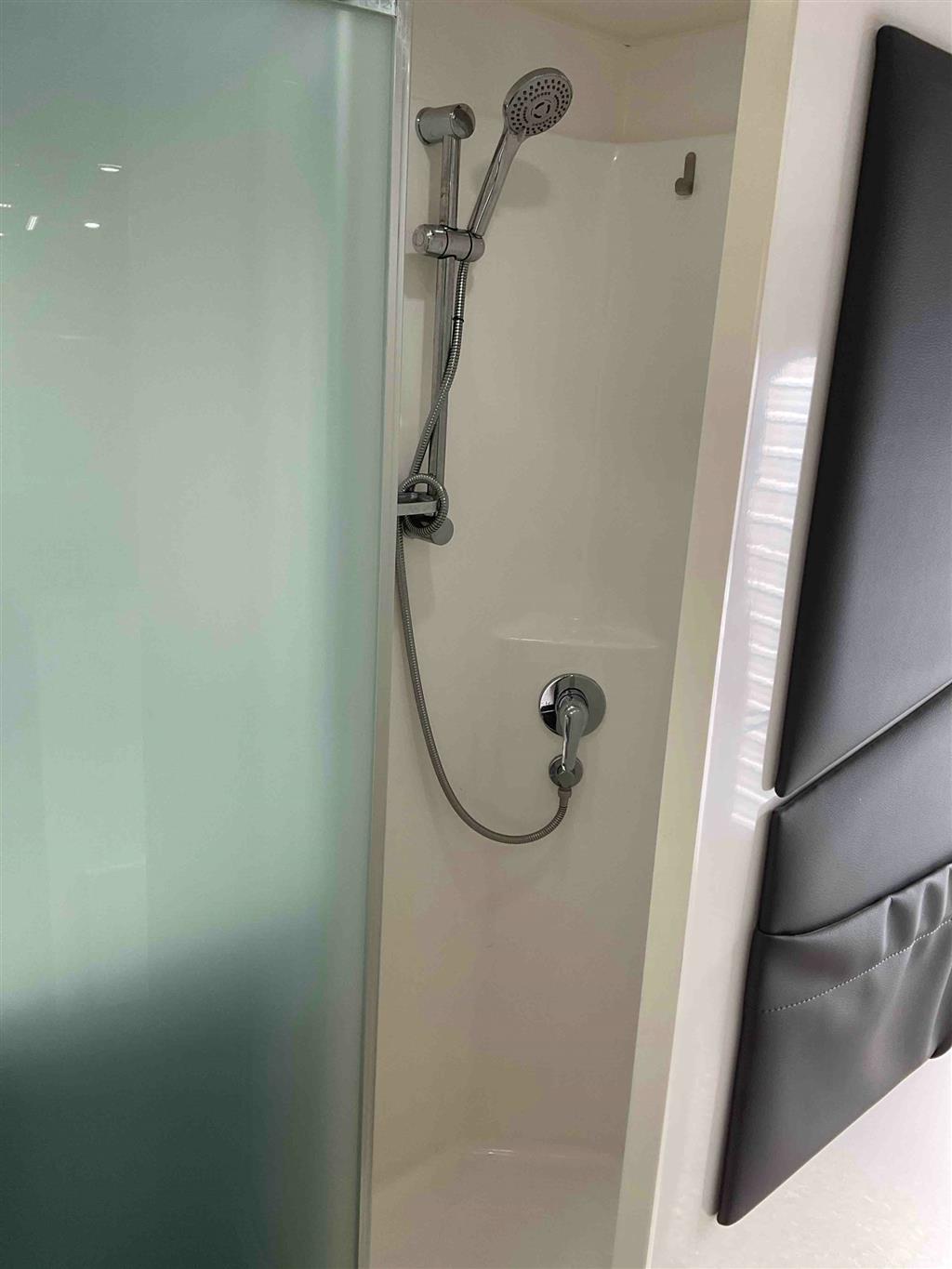 2021 SILVER VALLEY HUNTER CARAVAN SINGLE BEDS