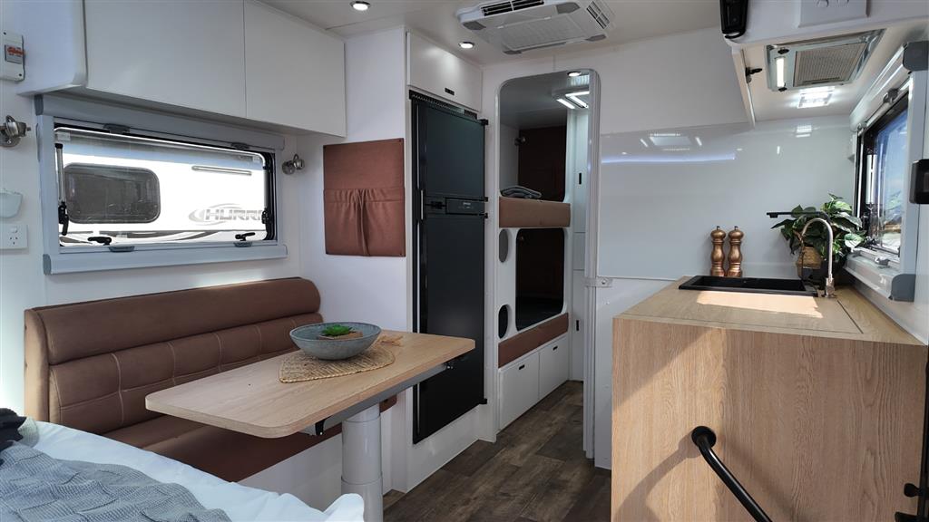 2025 HURRICANE FAMILY TUFF RIDER BUNK CARAVAN