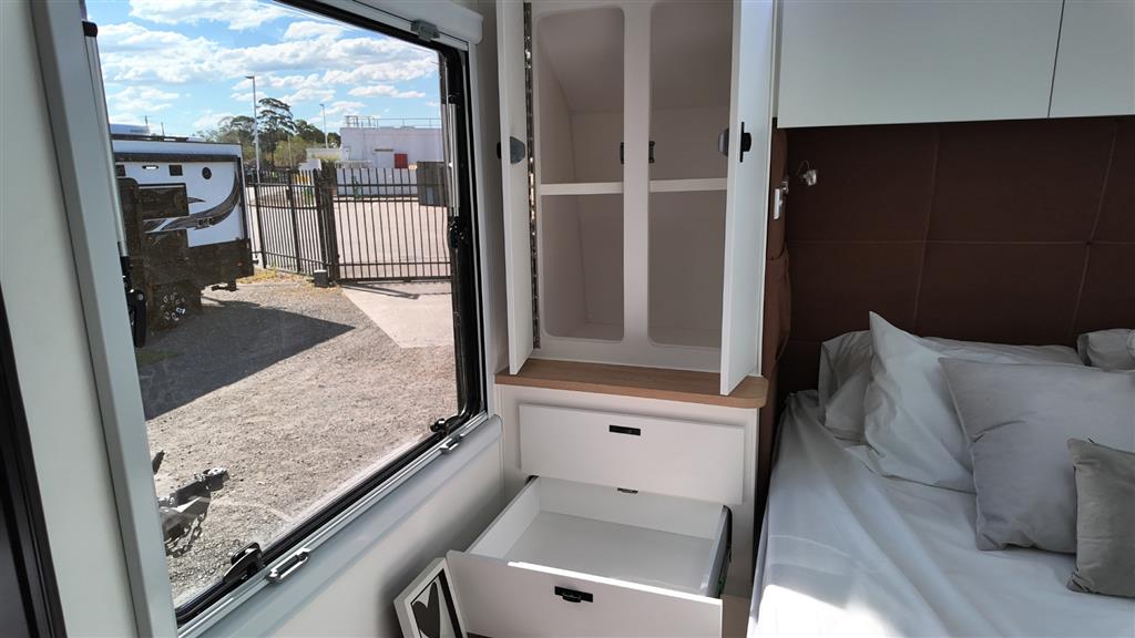 2025 HURRICANE FAMILY TUFF RIDER BUNK CARAVAN
