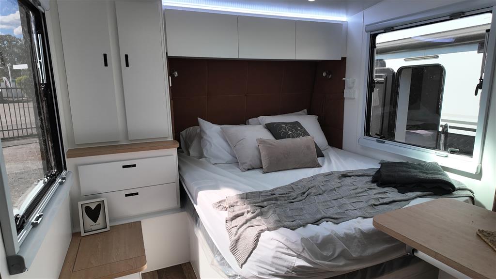 2025 HURRICANE FAMILY TUFF RIDER BUNK CARAVAN