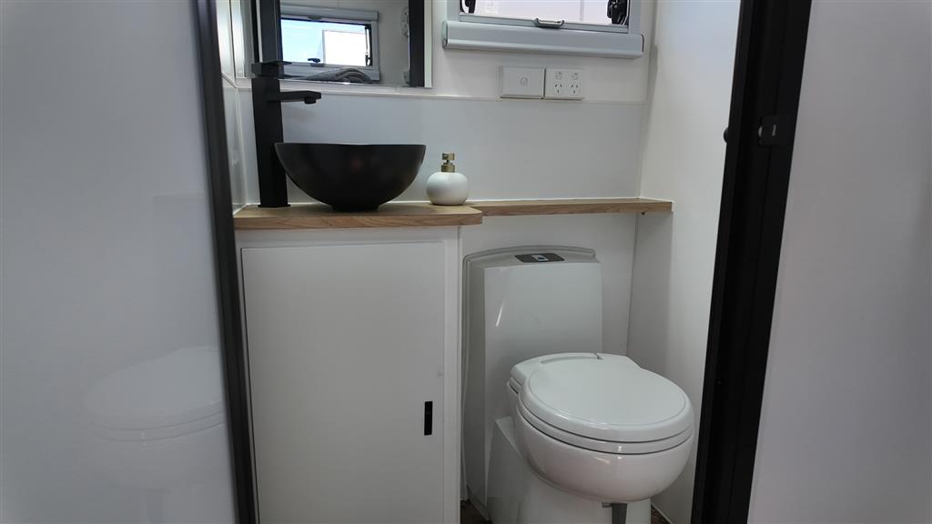 2025 HURRICANE FAMILY TUFF RIDER BUNK CARAVAN