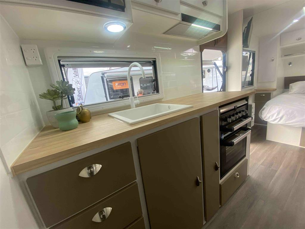 2026 SILVER VALLEY CARAVANS HUNTER CARAVAN