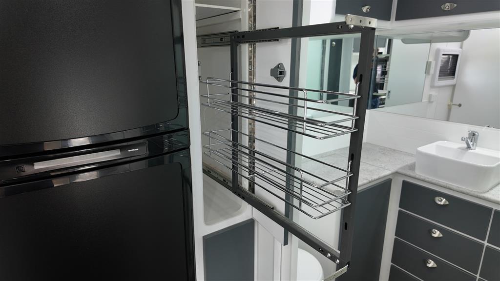 2025 SILVER VALLEY HEPBURN Caravan