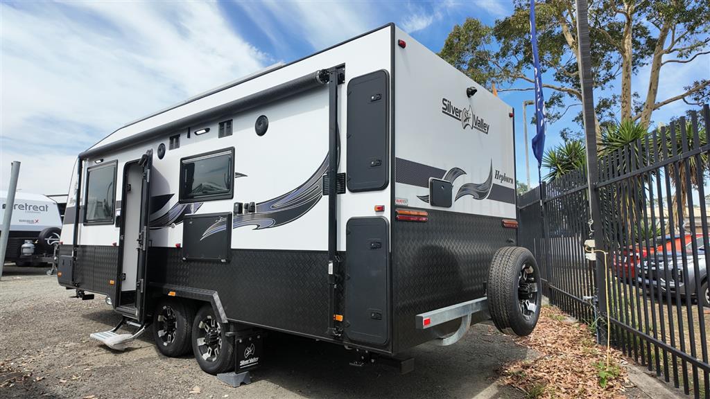 2025 SILVER VALLEY HEPBURN Caravan