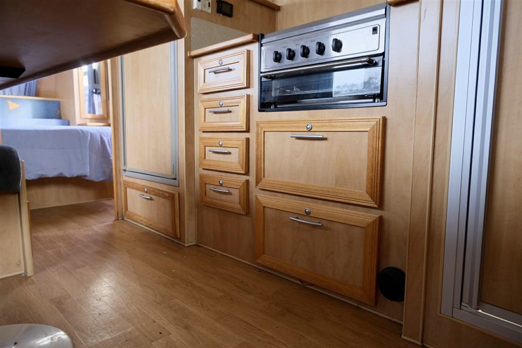 2000 LOTUS COLONIAL CARAVAN 19