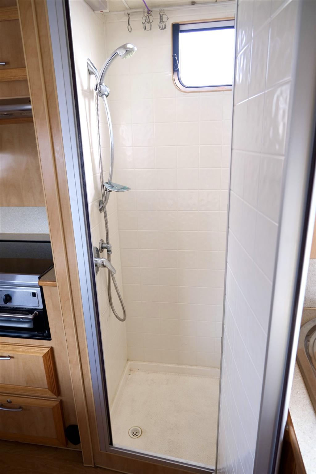 2000 LOTUS COLONIAL CARAVAN 19