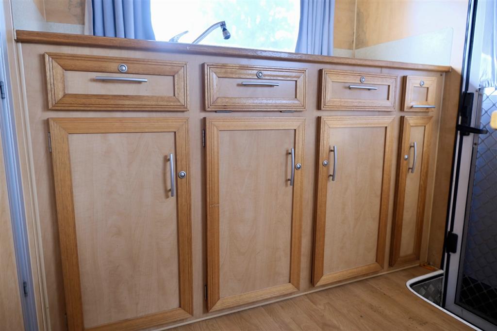 2000 LOTUS COLONIAL CARAVAN 19