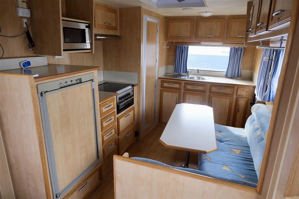 2000 LOTUS COLONIAL CARAVAN 19