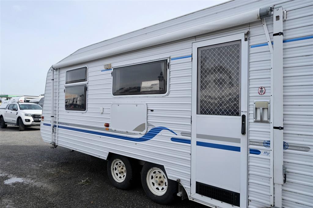 2000 LOTUS COLONIAL CARAVAN 19